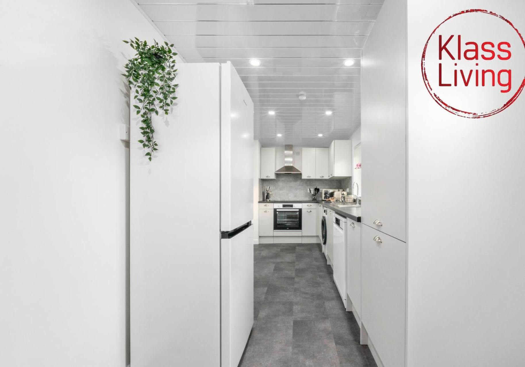 West End House By Klass Living Bellshill Εξωτερικό φωτογραφία