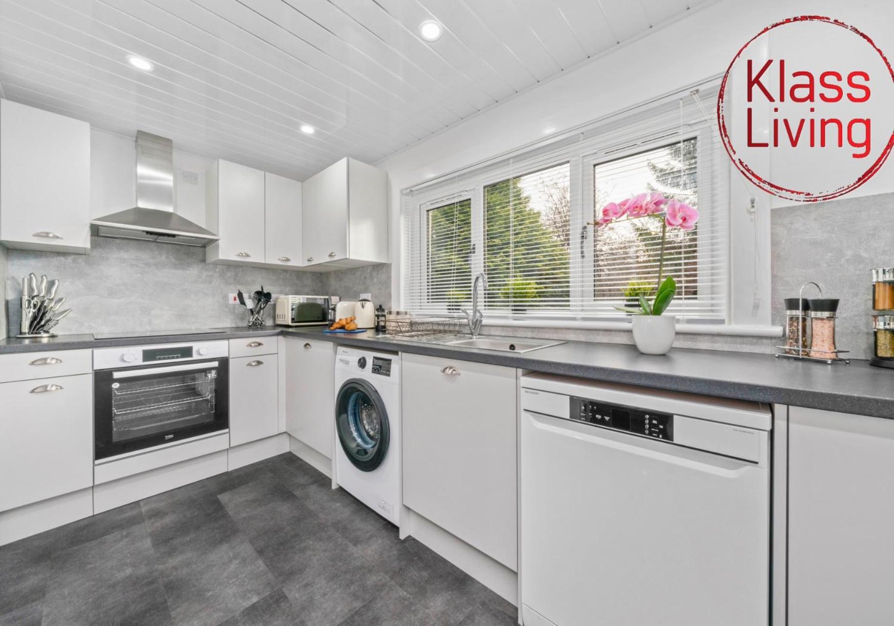 West End House By Klass Living Bellshill Εξωτερικό φωτογραφία